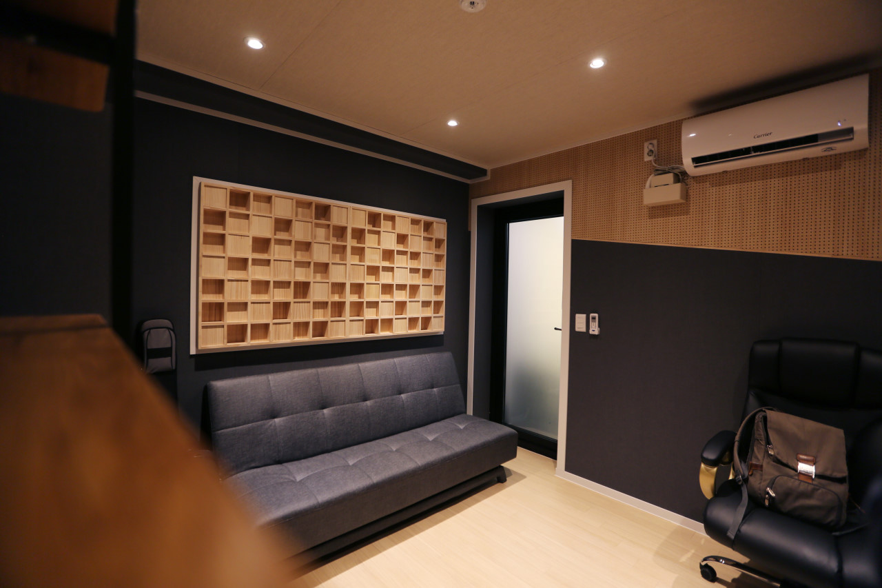 Studio image 4