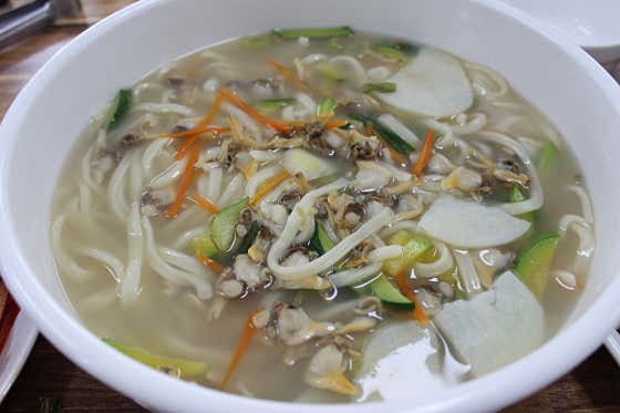 깐바지락칼국수 메뉴 사진(네이버)