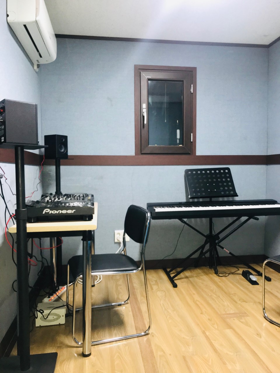 Studio image 5