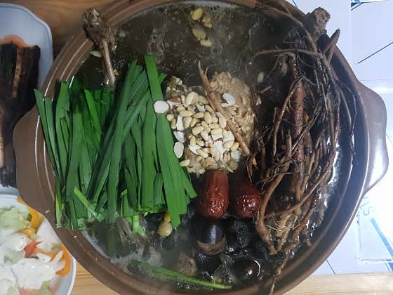 능이한방오리백숙 메뉴 사진(네이버)