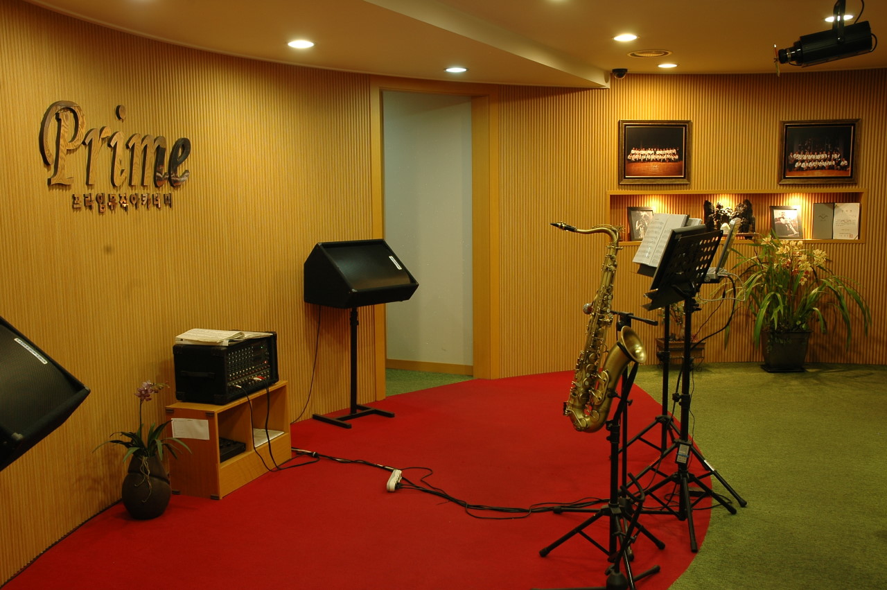 Studio image 4