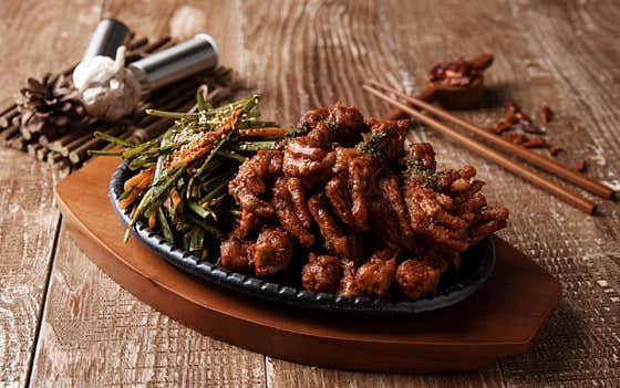 불향이 끝내줘요 직화닭발 통뼈 메뉴 사진(네이버)
