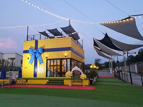 DMZ LOUNGE