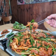 생오리 양념1인분(350g) 메뉴 사진(네이버)