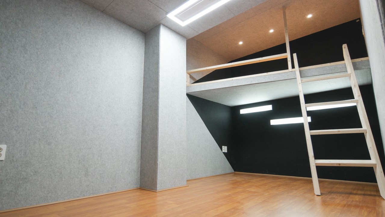 Studio image 4