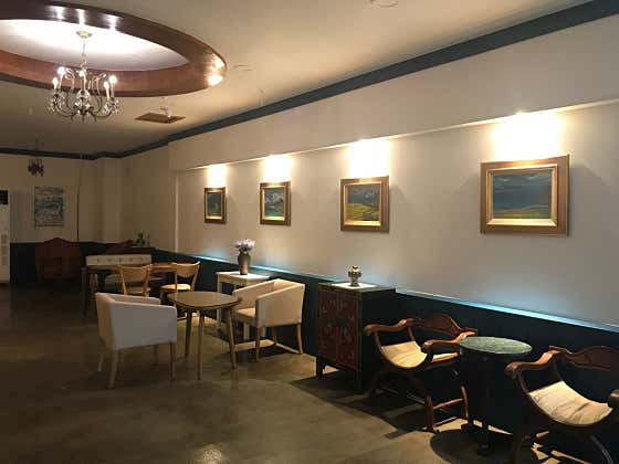 Cafe B2iN