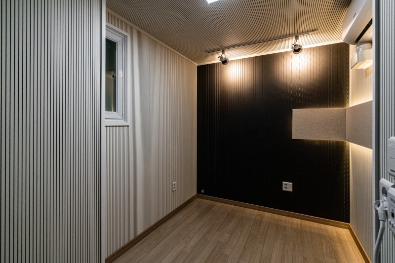 Studio image 4