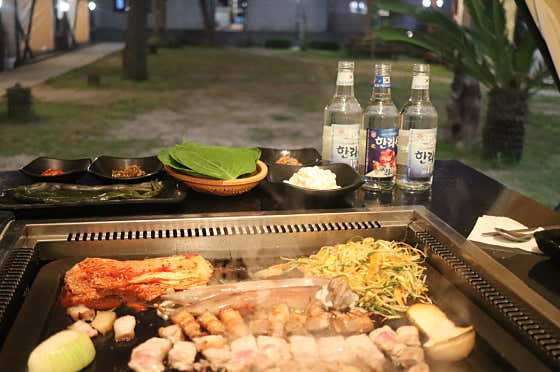 제주흑돼지세트(600g) 2인세트 메뉴 사진(네이버)
