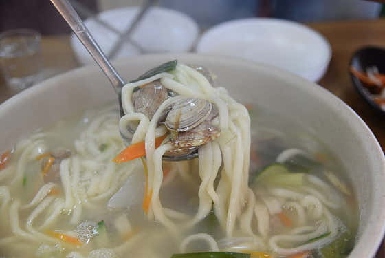 바지락칼국수 / 해물칼국수 메뉴 사진(네이버)