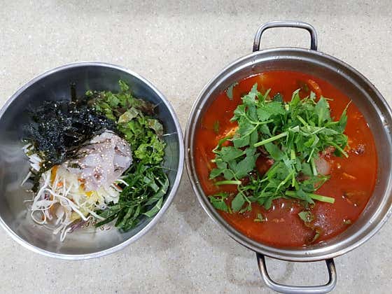 회덮밥 메뉴 사진(네이버)