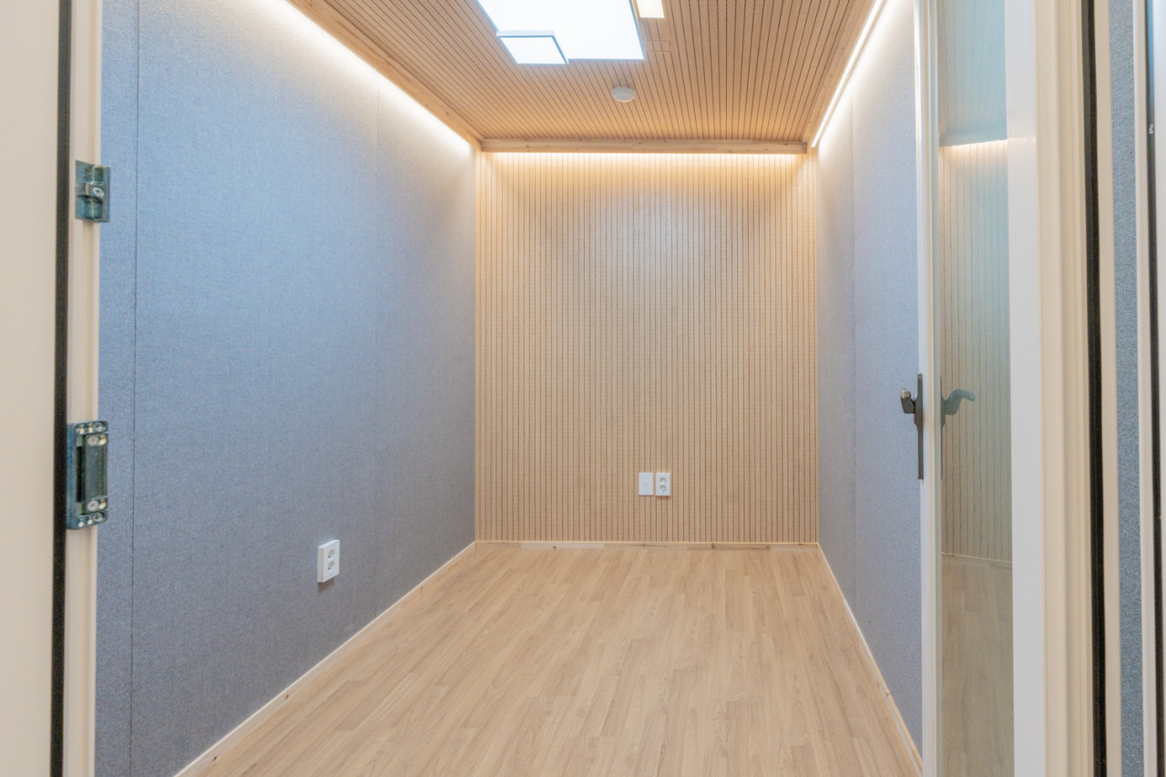 Studio image 4