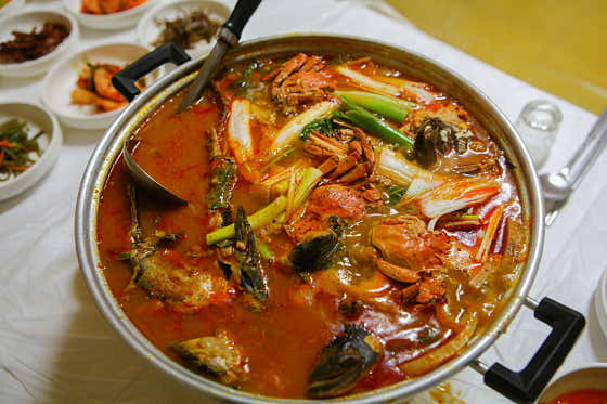 참게매운탕 2인 메뉴 사진(네이버)