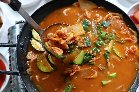 민물새우매운탕 小 메뉴 사진(네이버)