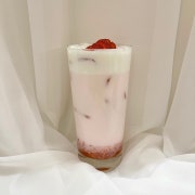 딸기라떼 메뉴 사진(네이버)
