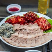 생굴보쌈(중) 메뉴 사진(네이버)