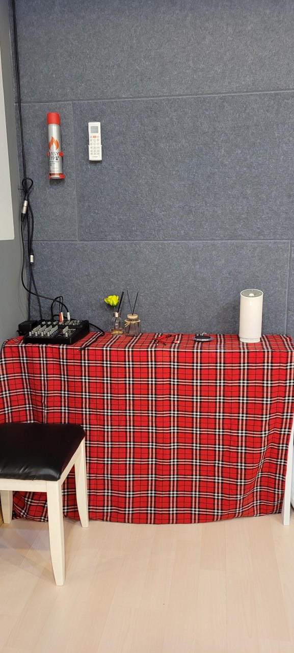 Studio image 4