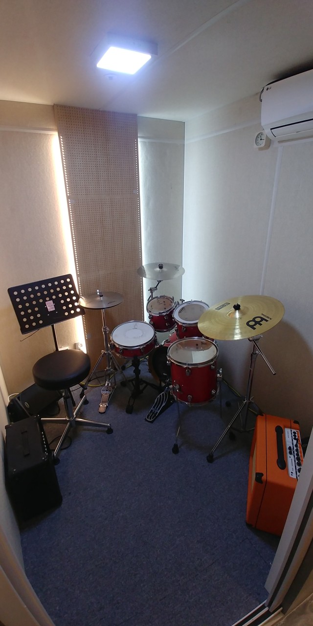 Studio image 4