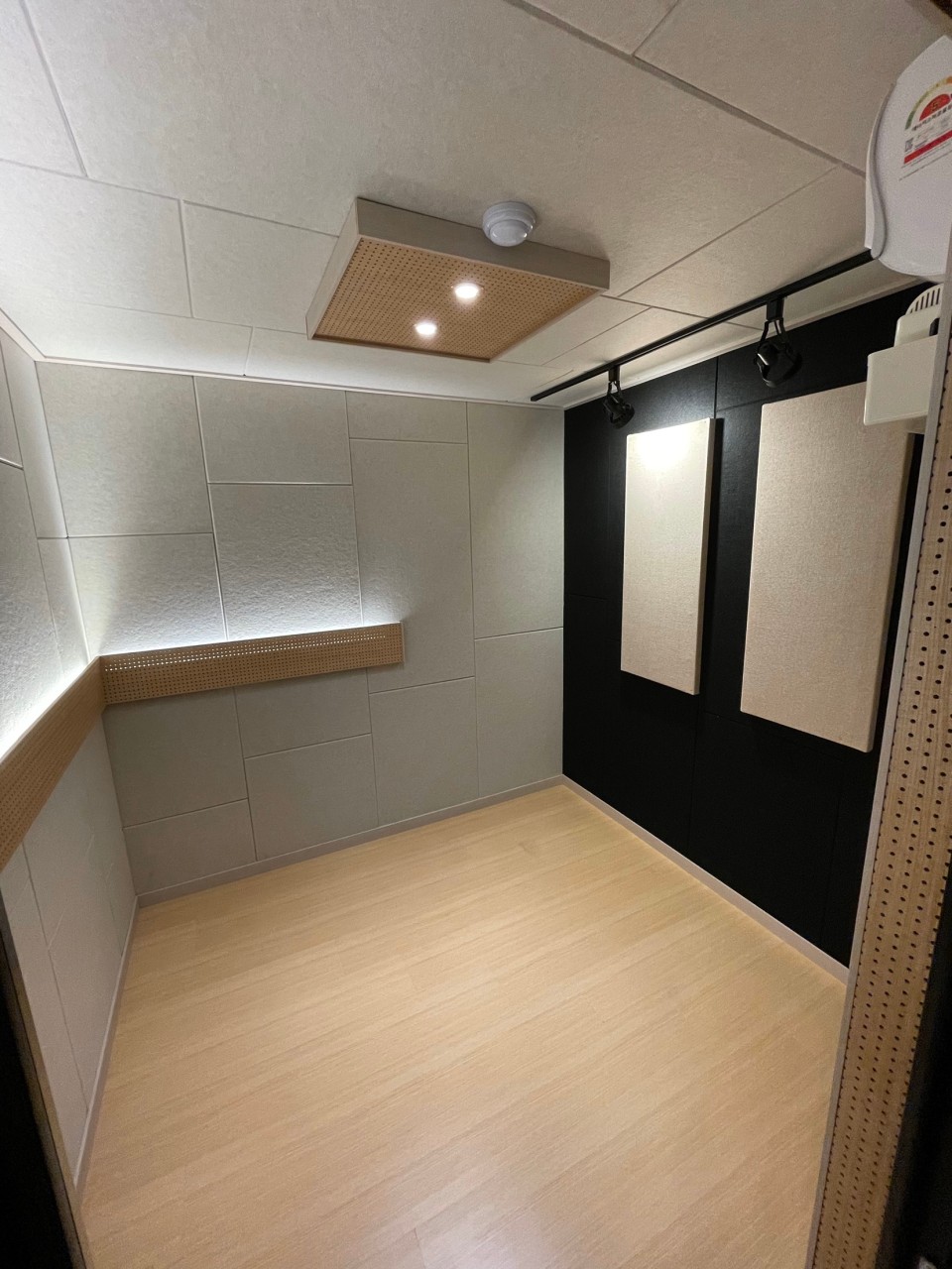 Studio image 4