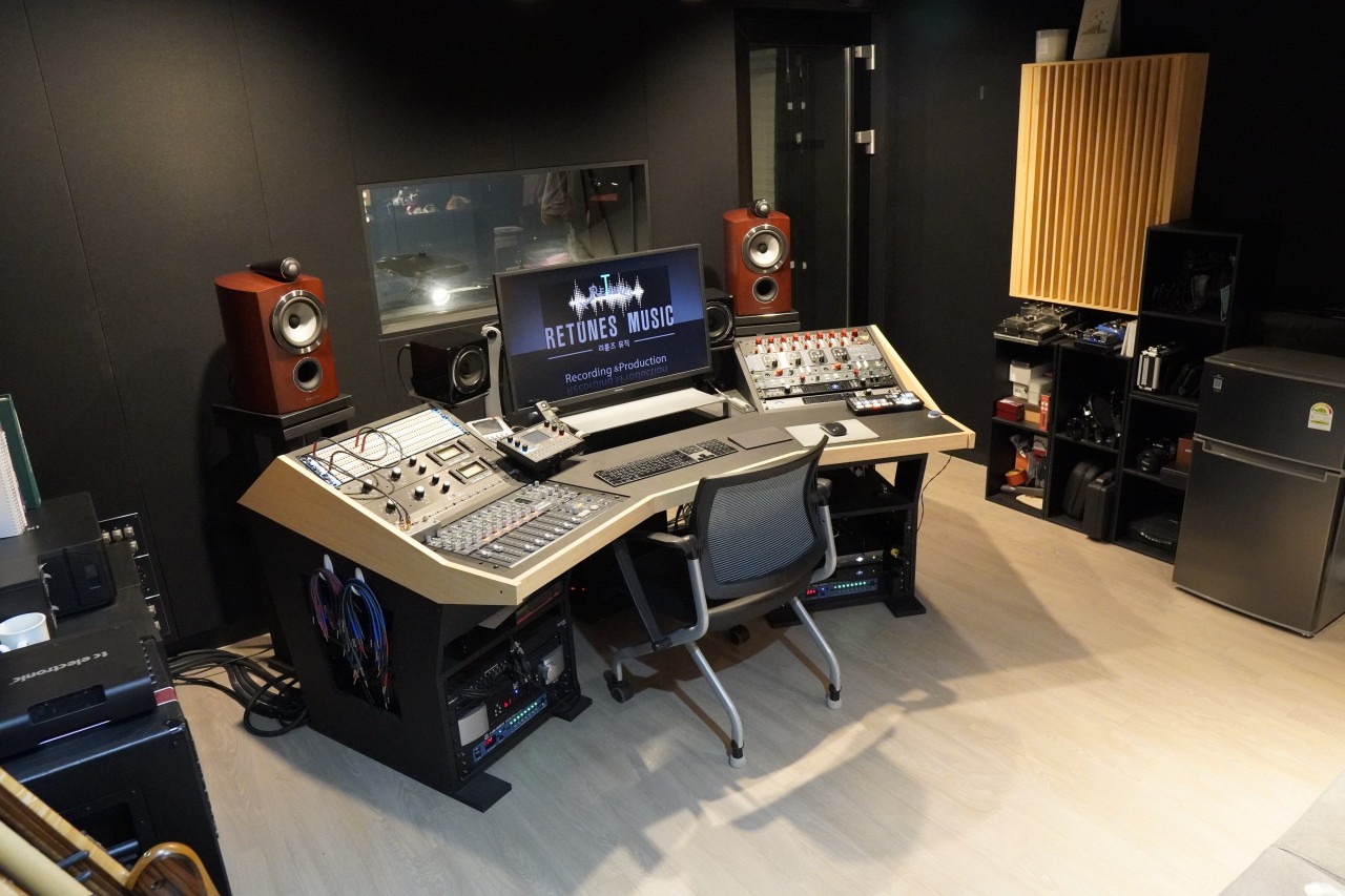 Studio image 5
