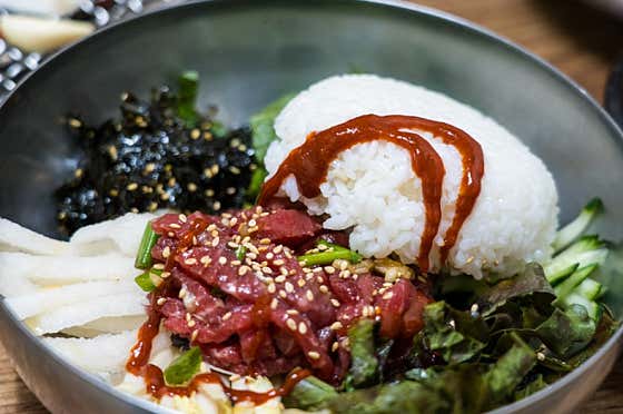 육회비빔밥+된장 메뉴 사진(네이버)
