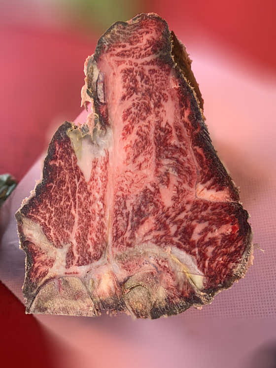 한우 드라이에이징 T-Bone 메뉴 사진(네이버)