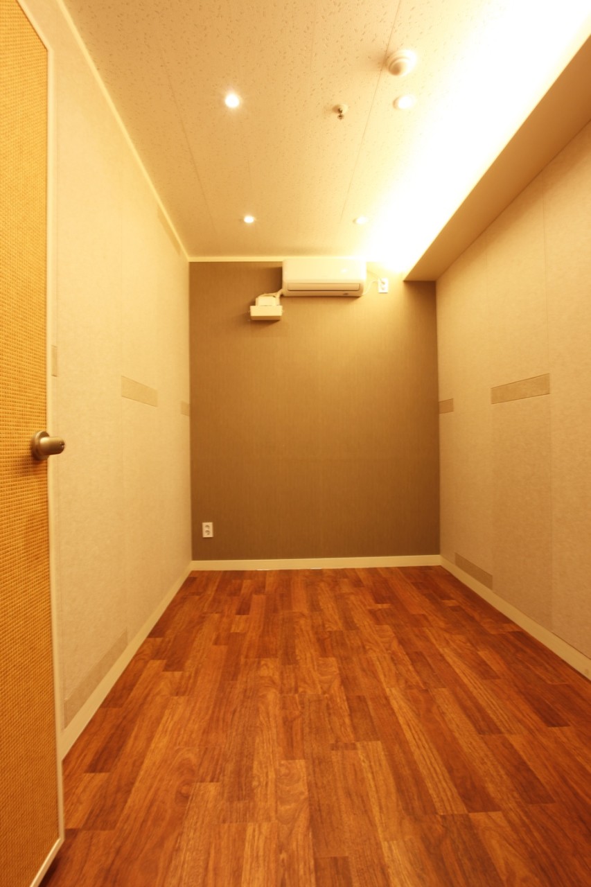 Studio image 5