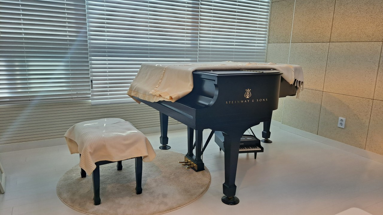 Studio image 2