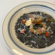 Squid ink risotto 메뉴 사진(네이버)