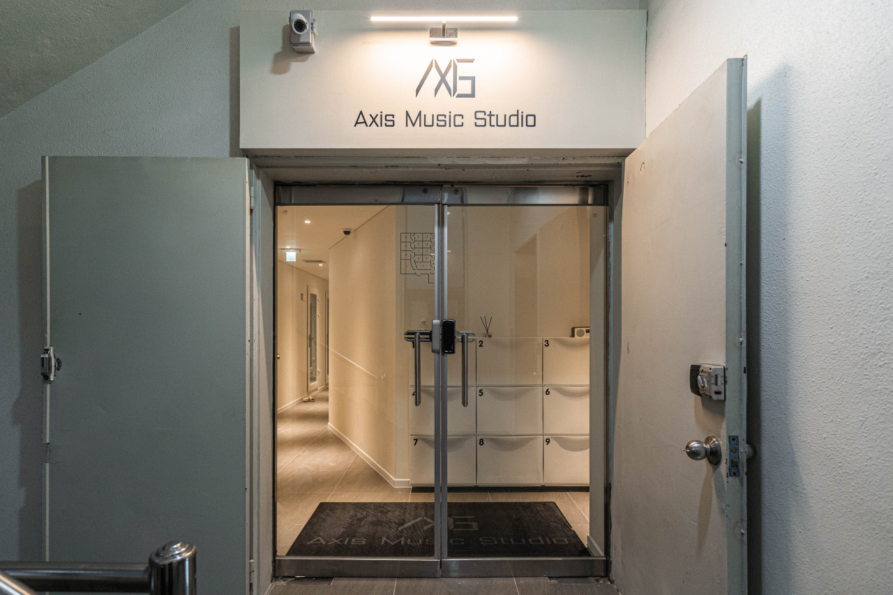 Studio image 5