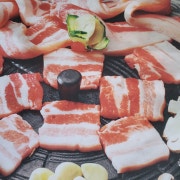 국내산 생 삼겹살 200g 메뉴 사진(네이버)