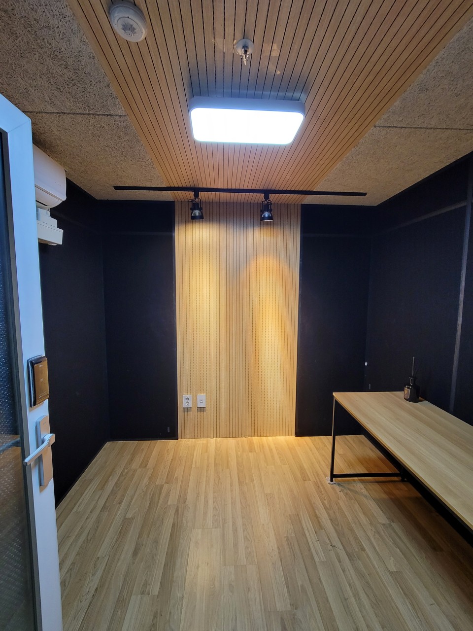 Studio image 4