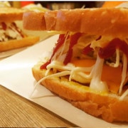 야채후라이햄치 토스트 메뉴 사진(네이버)
