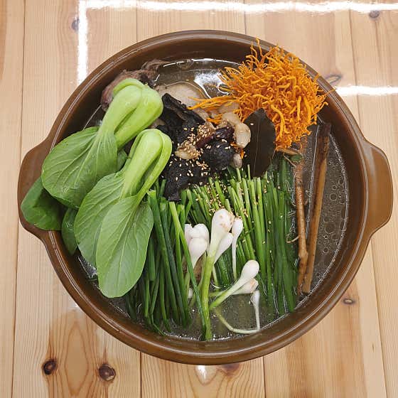 동충하초 오리백숙 메뉴 사진(네이버)