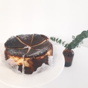 바스크치즈케이크(한조각) 메뉴 사진(네이버)