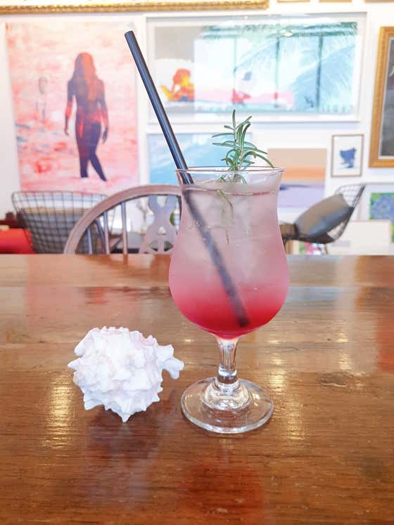 수제 오미자에이드(Iced) 메뉴 사진(네이버)