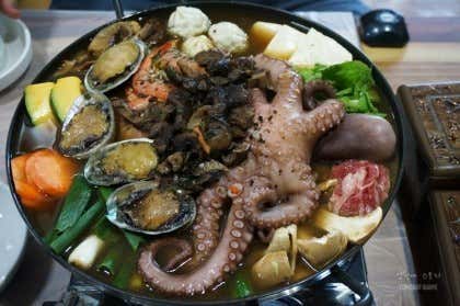 능이해물전골(중) 메뉴 사진(네이버)