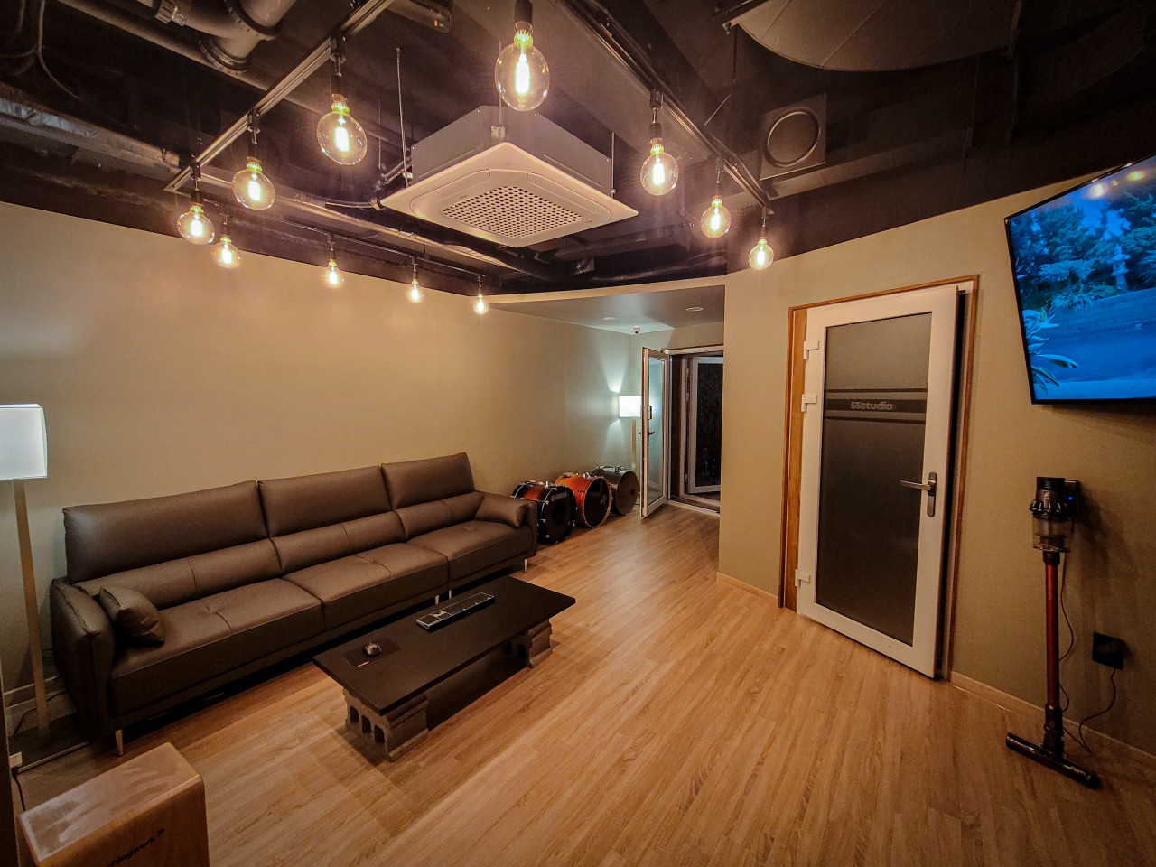 Studio image 5