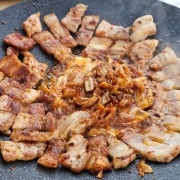 국내산 생삼겹살 메뉴 사진(네이버)