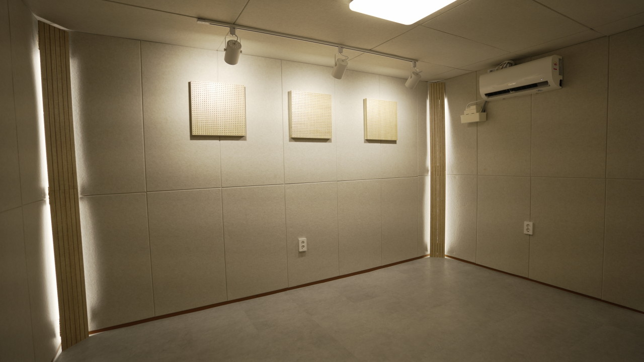 Studio image 4