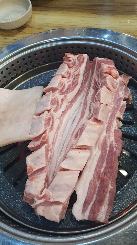 제주흑돼지오겹살200g 메뉴 사진(네이버)