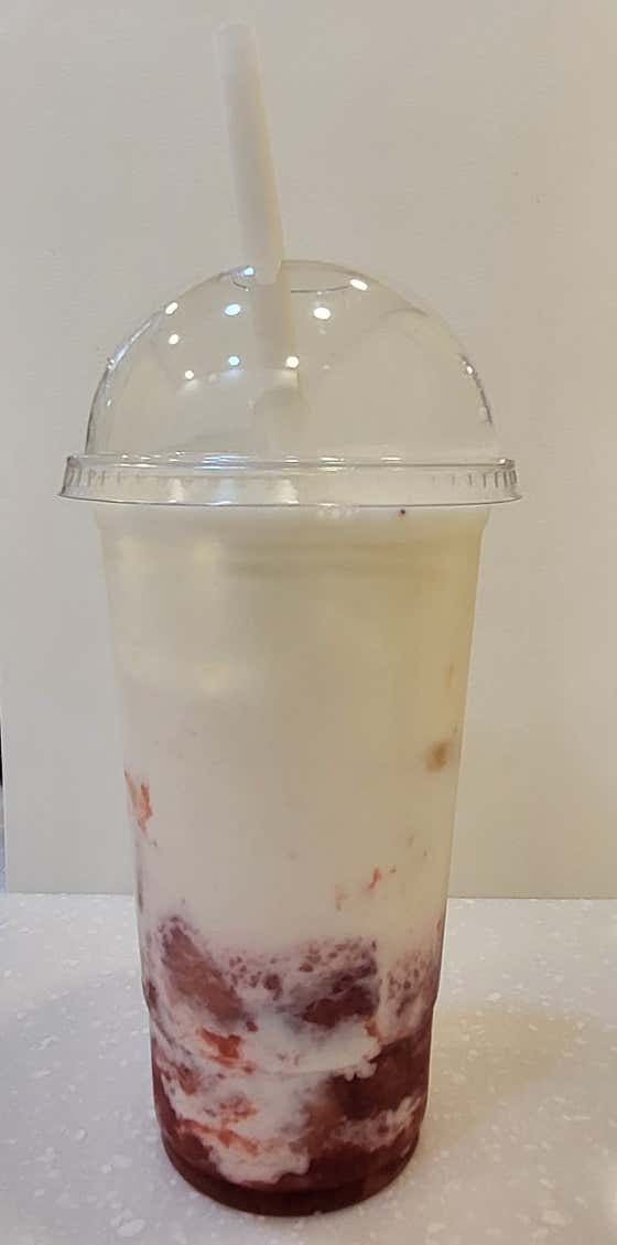 딸기라떼 ICE 메뉴 사진(네이버)
