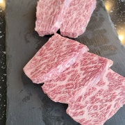 한우 살치살 100g 메뉴 사진(네이버)