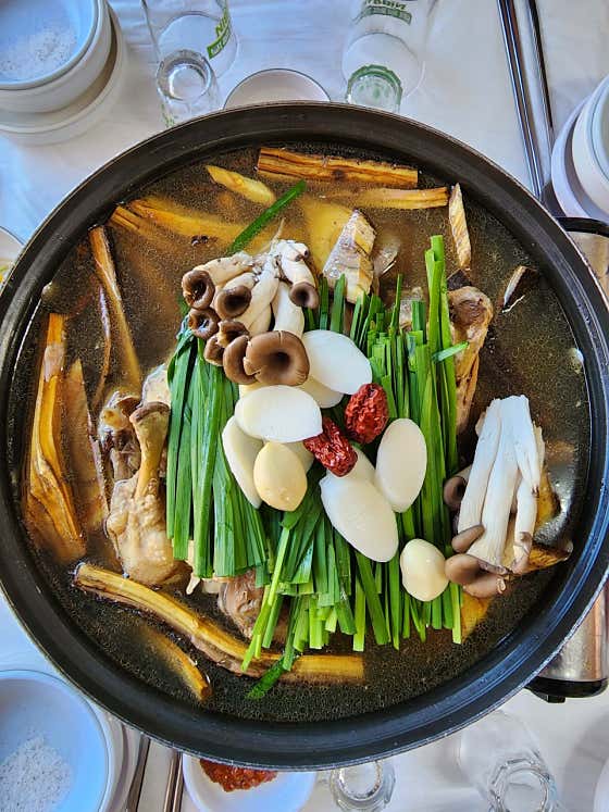 옻(닭 or 오리)+누룽지죽 메뉴 사진(네이버)