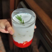 딸기라떼 메뉴 사진(네이버)