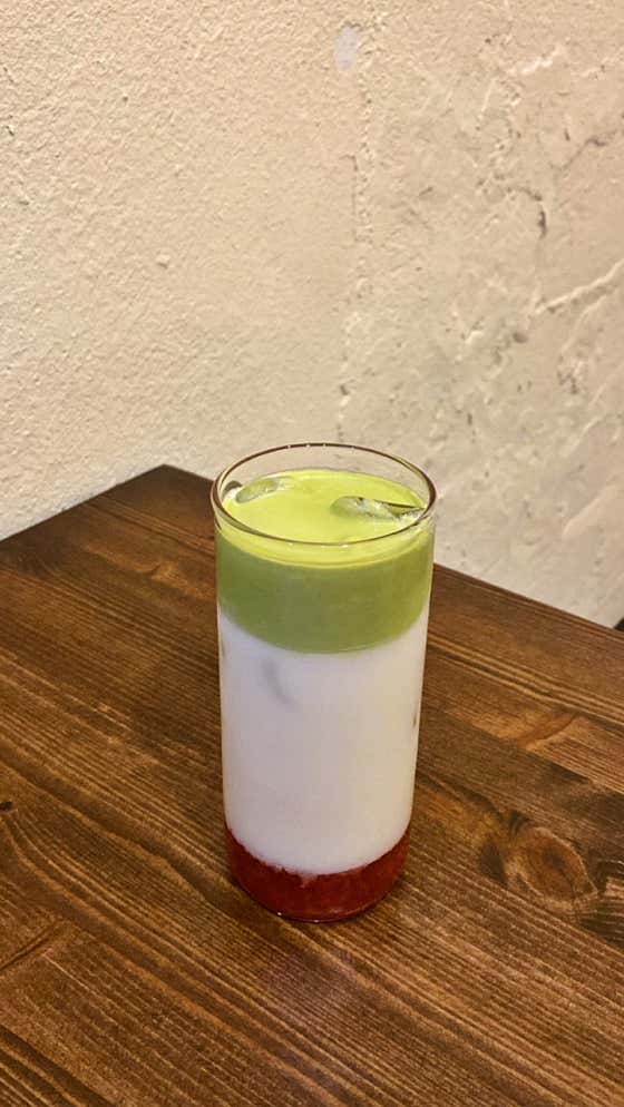 녹차크림딸기라떼 메뉴 사진(네이버)
