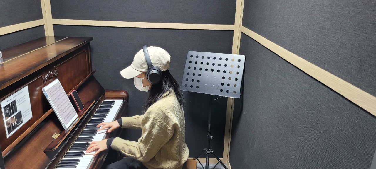 Studio image 4