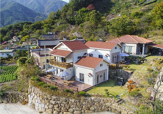 지리산 산새소리펜션 · 네이버 지도·플레이스 1