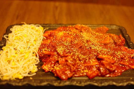 고추장통마늘생삼겹 메뉴 사진(네이버)