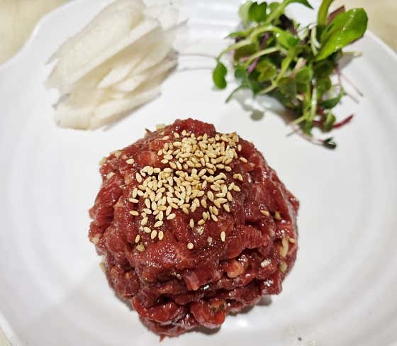 한우 육회(국내산 200g) 메뉴 사진(네이버)