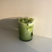 녹차밀크티 메뉴 사진(네이버)